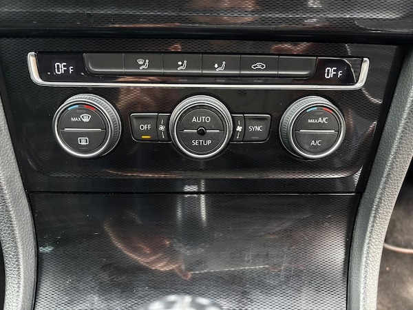 Used Volkswagen Golf 2013 for sale - 76074088: Photo 24