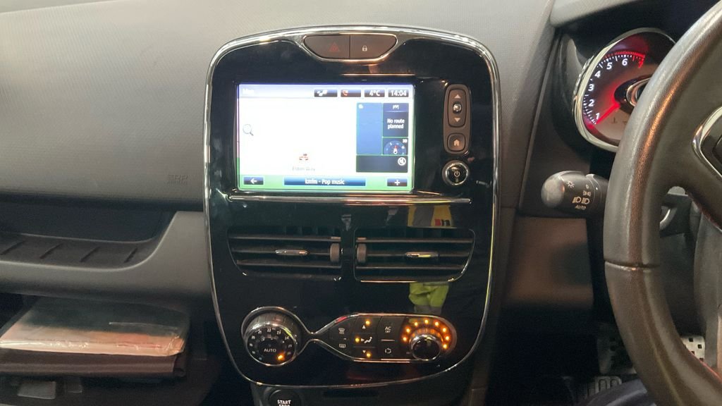 Used Renault Clio 2013 for sale - 76668138: Photo 8