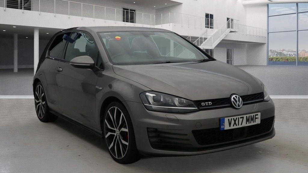 Used Volkswagen Golf 2017 for sale - 76617460: Photo 1