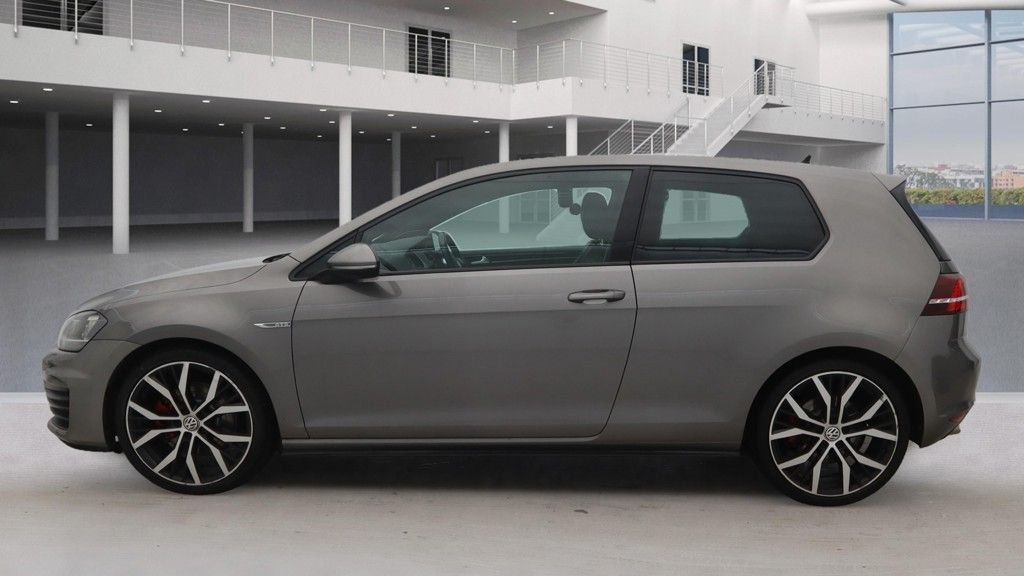 Used Volkswagen Golf 2017 for sale - 76617460: Photo 5
