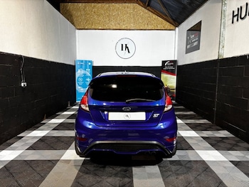 Used Ford Fiesta 2015 for sale - 79178904: Photo
