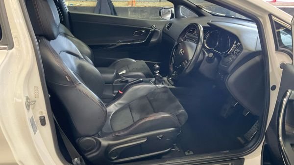 Used Kia Pro Ceed 2015 for sale - 78201015: Photo 8