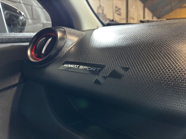 Used Renault Clio 2018 for sale - 76132674: Photo 37