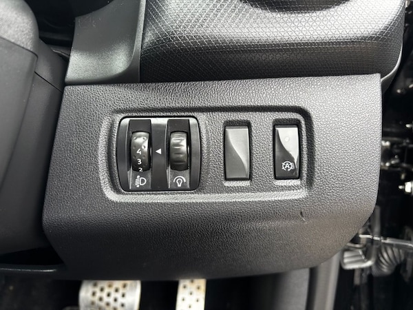 Used Renault Clio 2018 for sale - 76132674: Photo 39