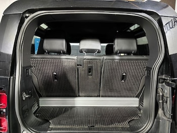 Used Land Rover Defender 2022 for sale - 78539823: Photo