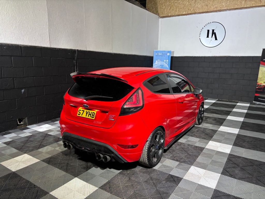 Used Ford Fiesta 2013 for sale - 77920443: Photo 2