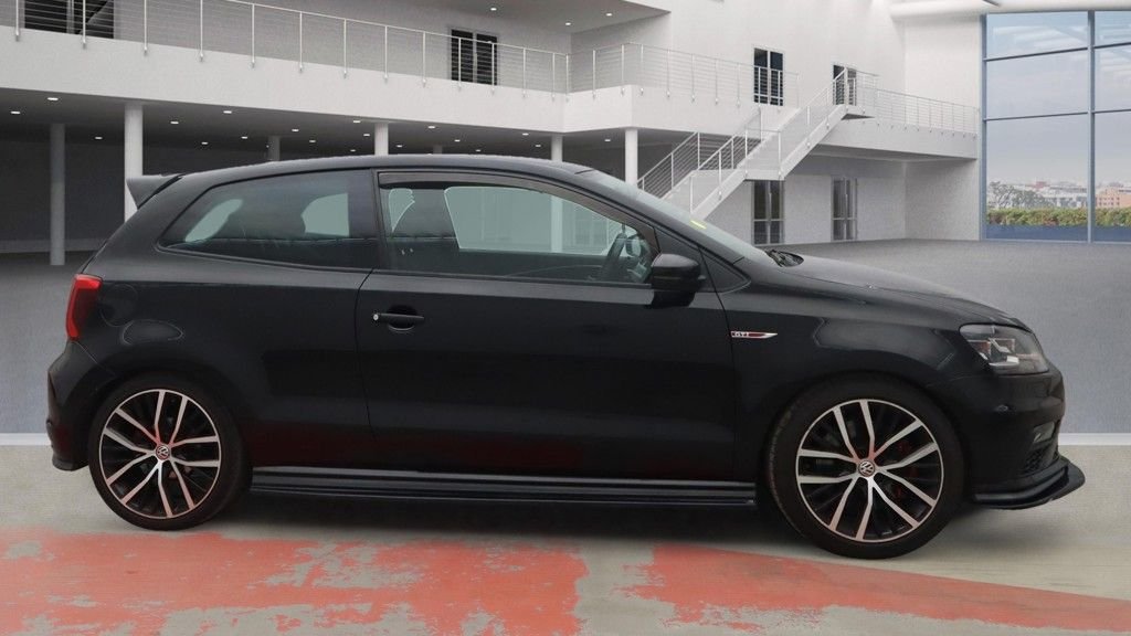 Used Volkswagen Polo 2016 for sale - 76372522: Photo 2