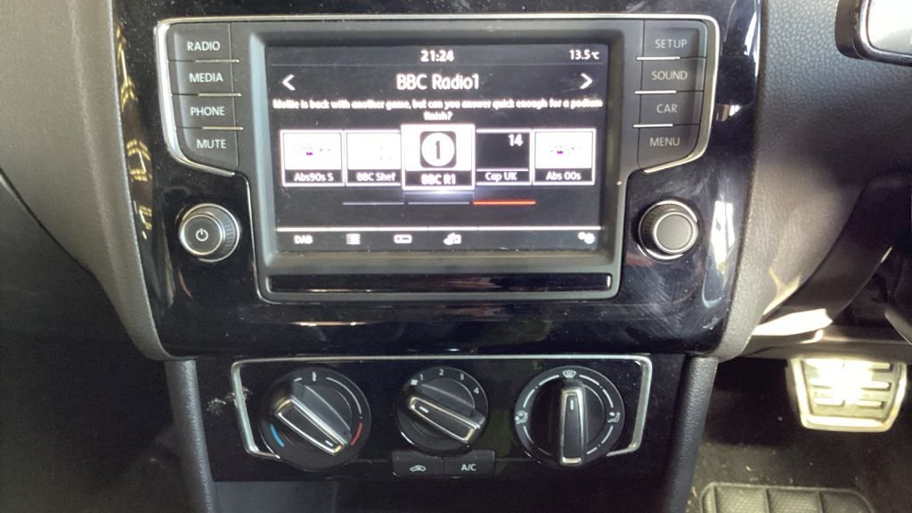 Used Volkswagen Polo 2016 for sale - 76372522: Photo 9