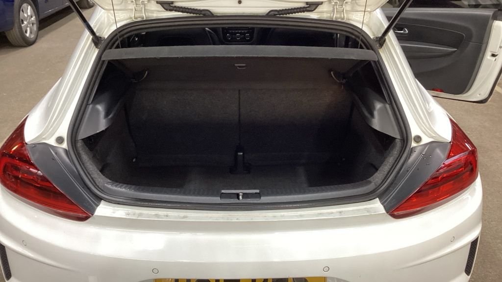 Used Volkswagen Scirocco 2017 for sale - 77422638: Photo 5