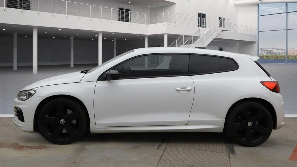 Used Volkswagen Scirocco 2017 for sale - 77422638: Photo 7