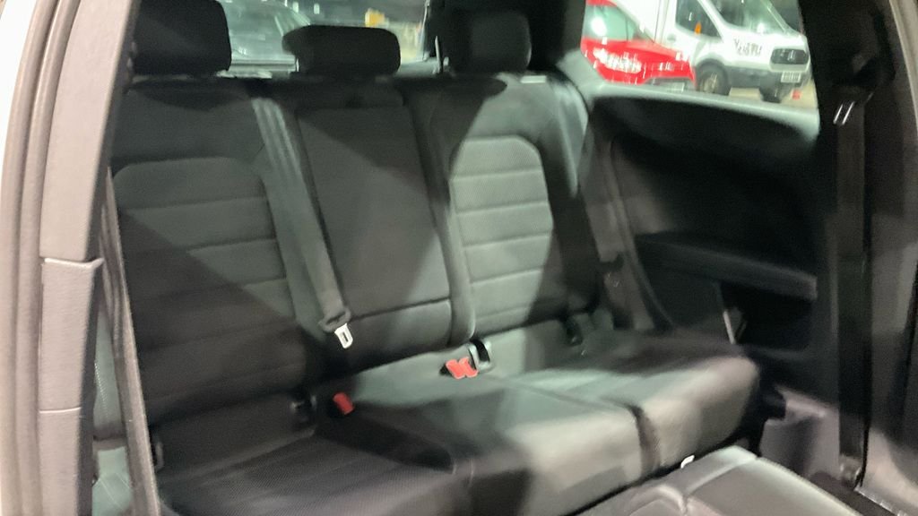 Used Volkswagen Golf 2017 for sale - 77048950: Photo 10