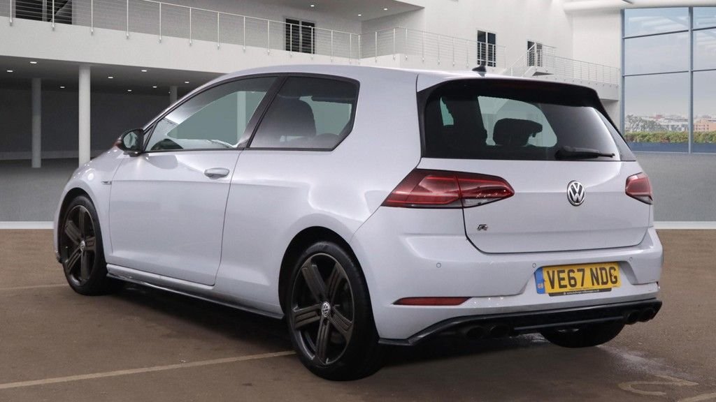 Used Volkswagen Golf 2017 for sale - 77048950: Photo 4