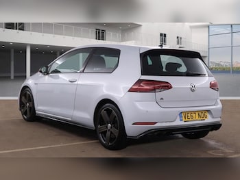 Used Volkswagen Golf 2017 for sale - 77048950: Photo