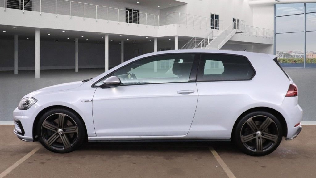 Used Volkswagen Golf 2017 for sale - 77048950: Photo 5