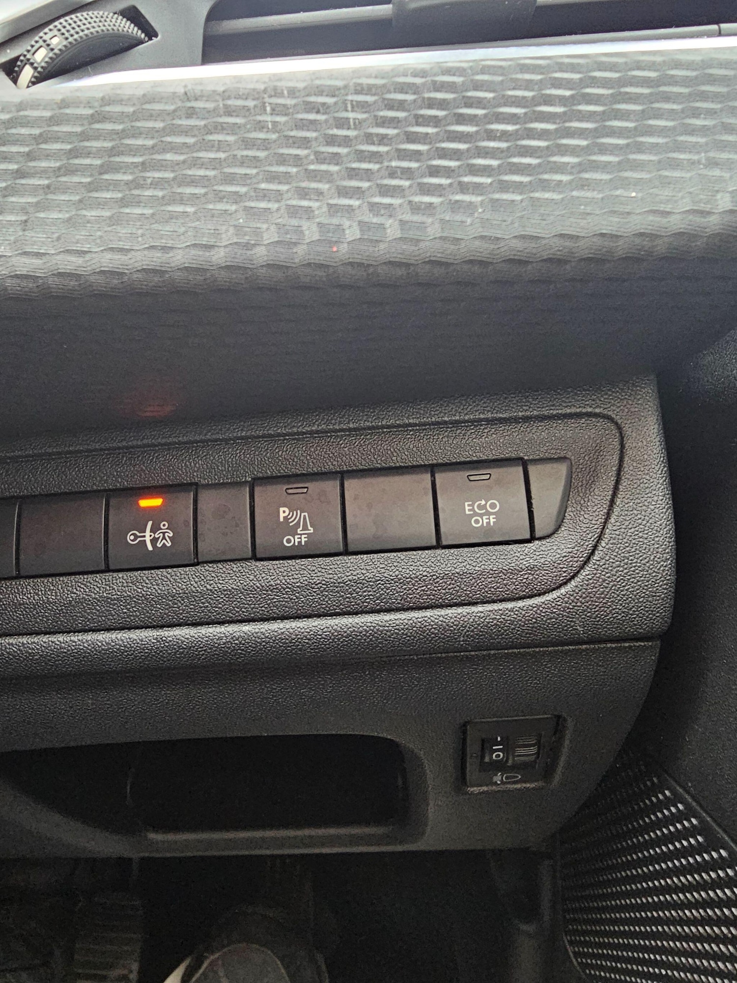 Used Peugeot 2008 for sale - 77793339: Photo 27