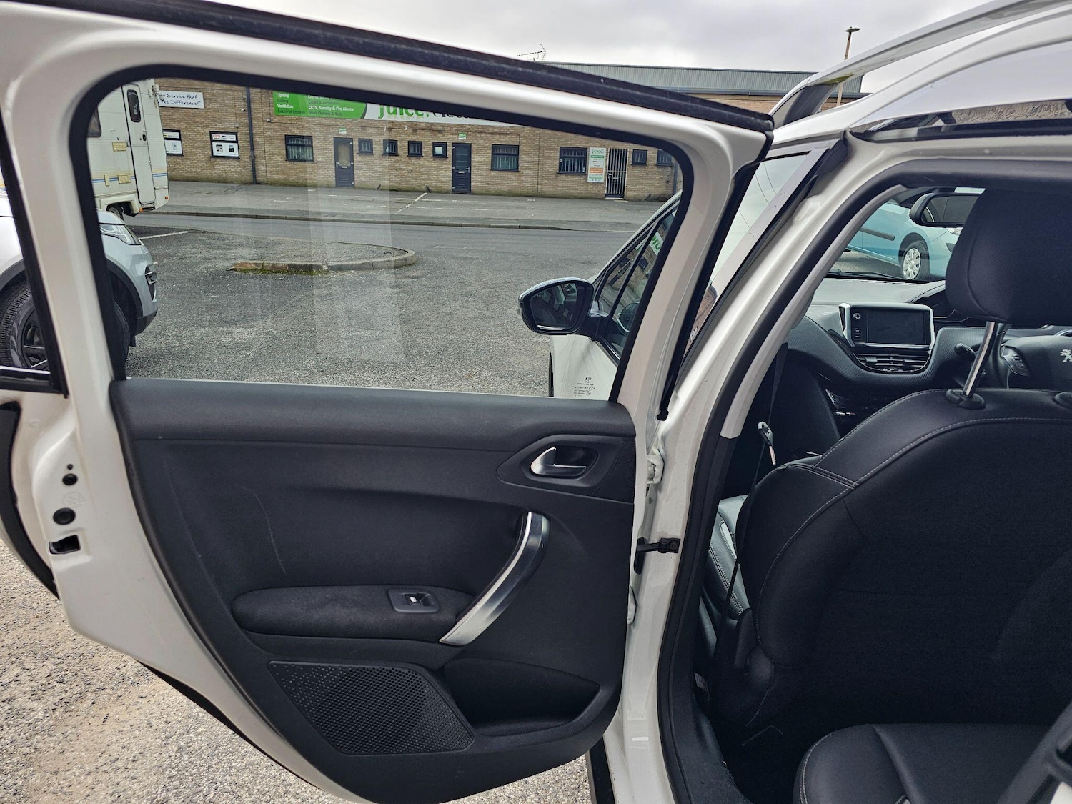 Used Peugeot 2008 for sale - 77793339: Photo 32