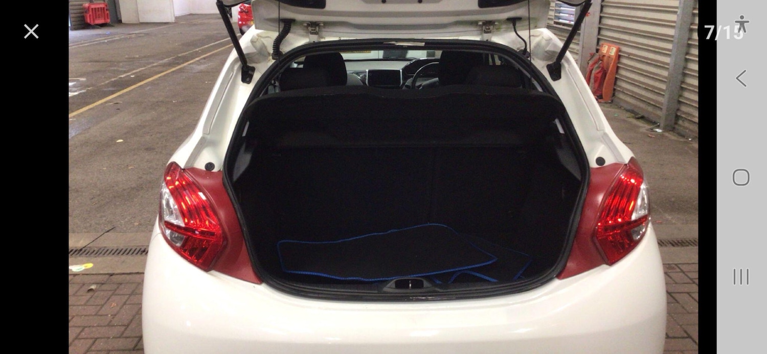 Used Peugeot 208 2013 for sale - 76689938: Photo 8