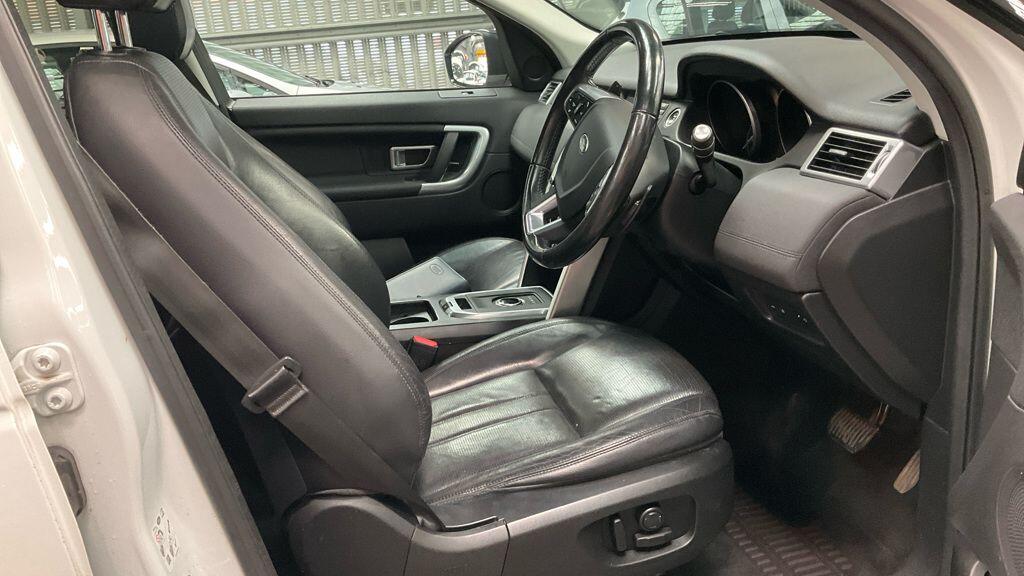Used Land Rover Discovery Sport 2017 for sale - 76538382: Photo 9