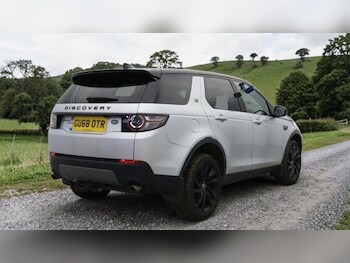 Used Land Rover Discovery Sport 2018 for sale - 78388004: Photo