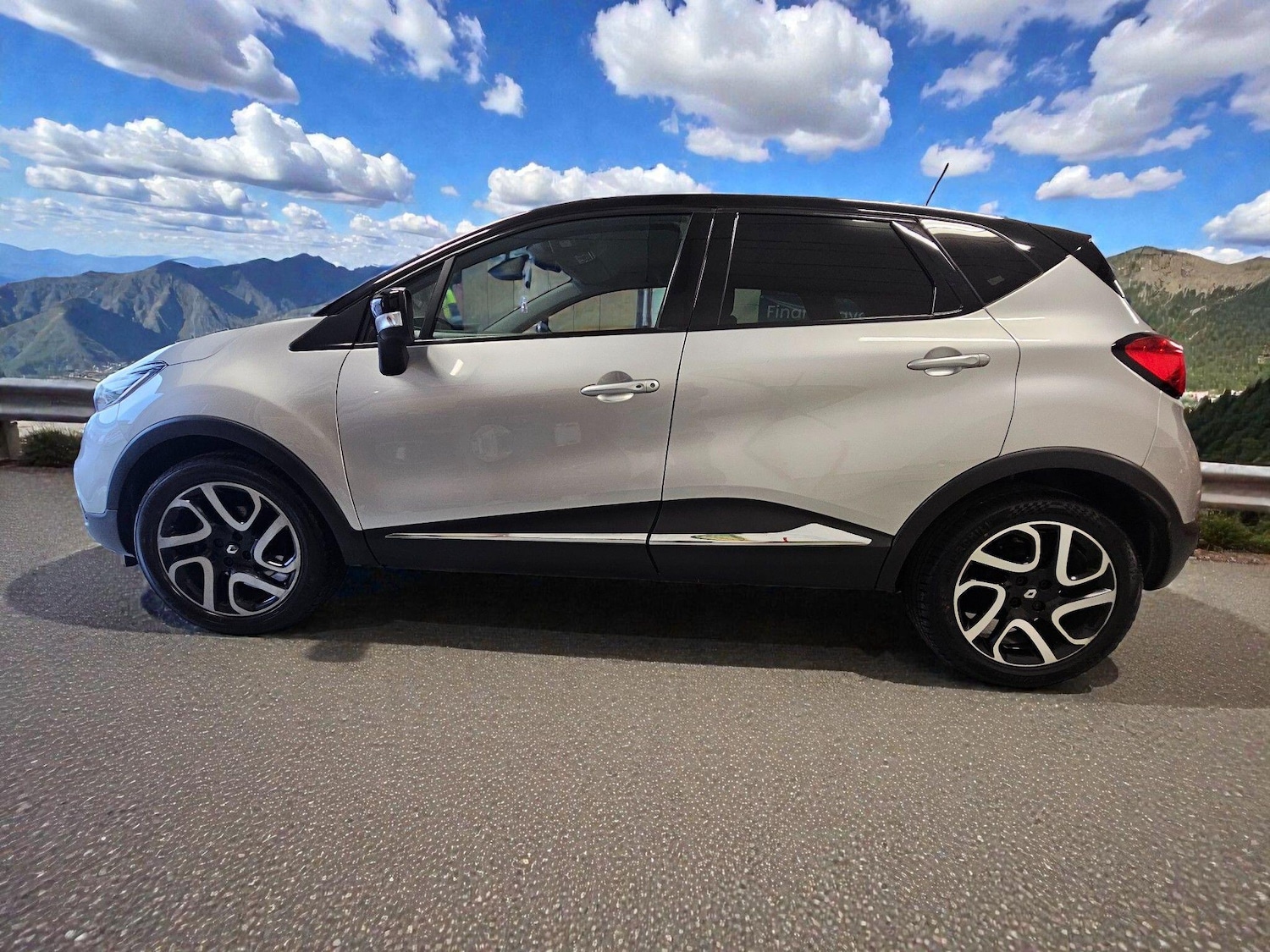 Used Renault Captur for sale - 77291968: Photo 10