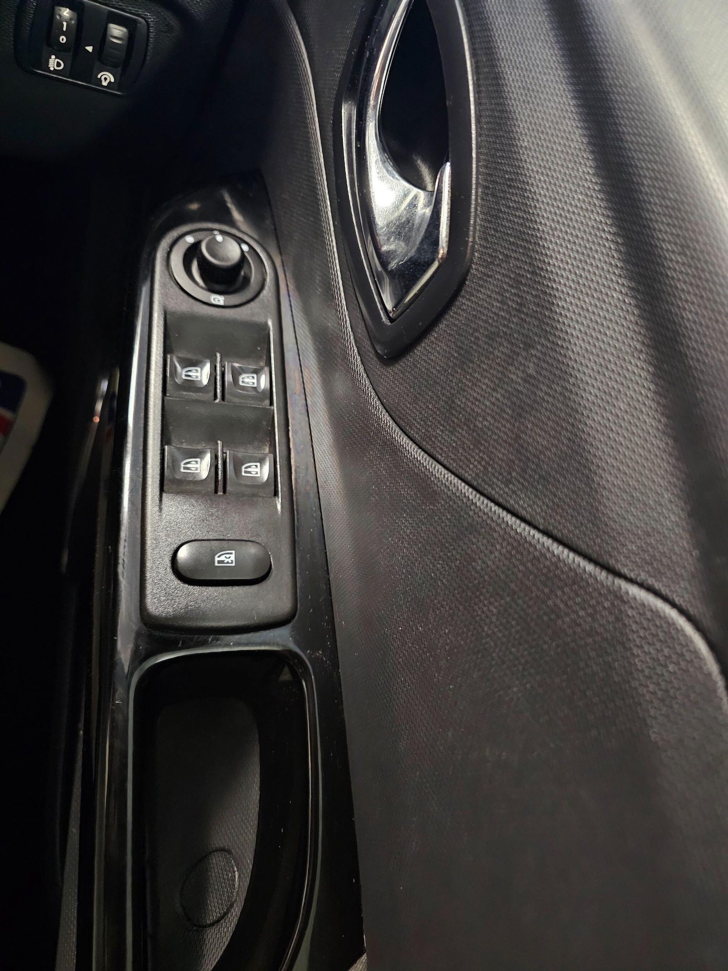 Used Renault Captur for sale - 77291968: Photo 23