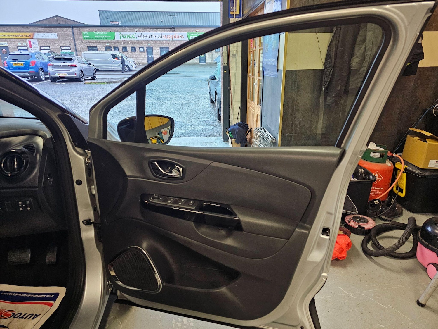 Used Renault Captur for sale - 77291968: Photo 27