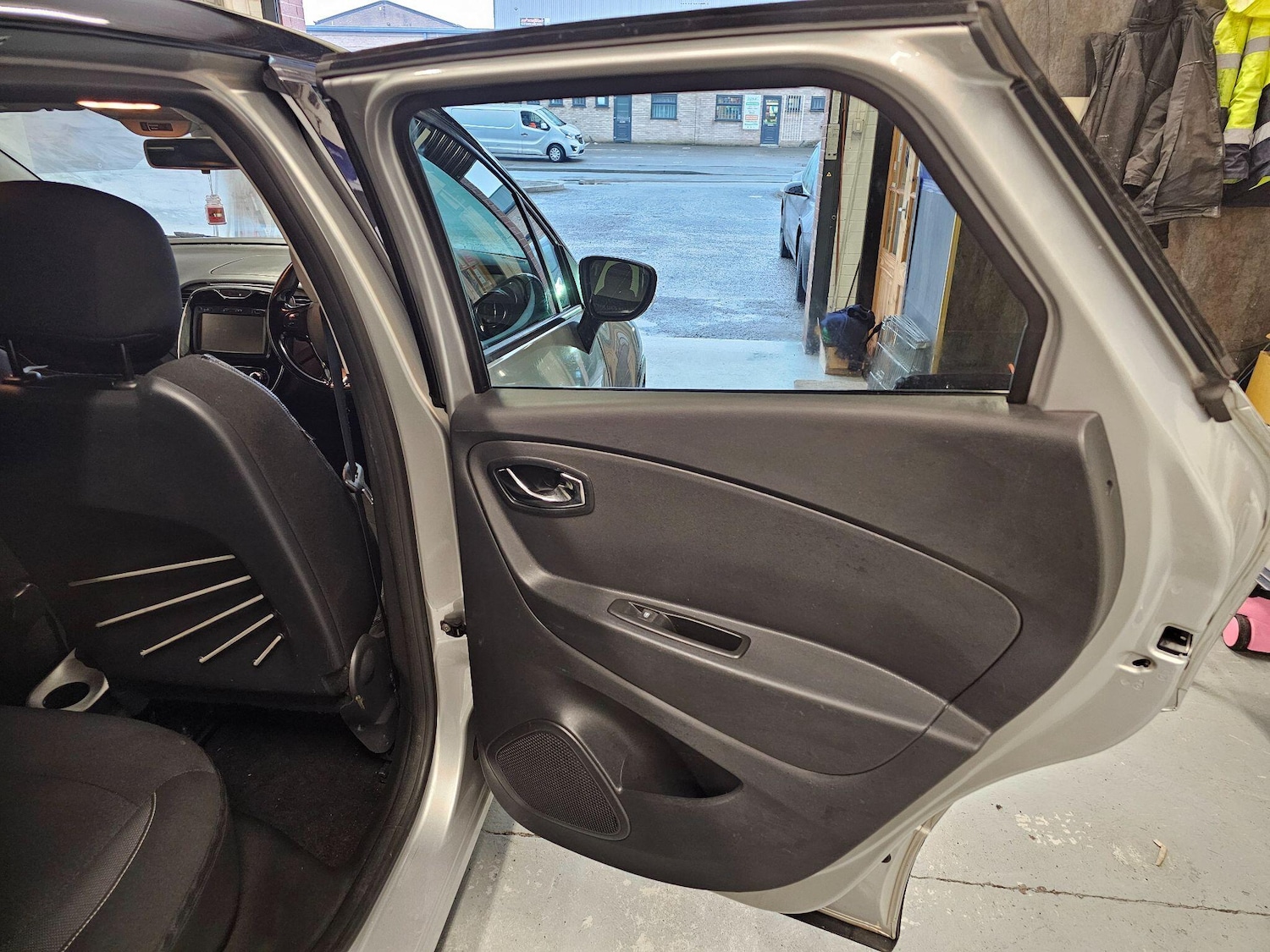 Used Renault Captur for sale - 77291968: Photo 28