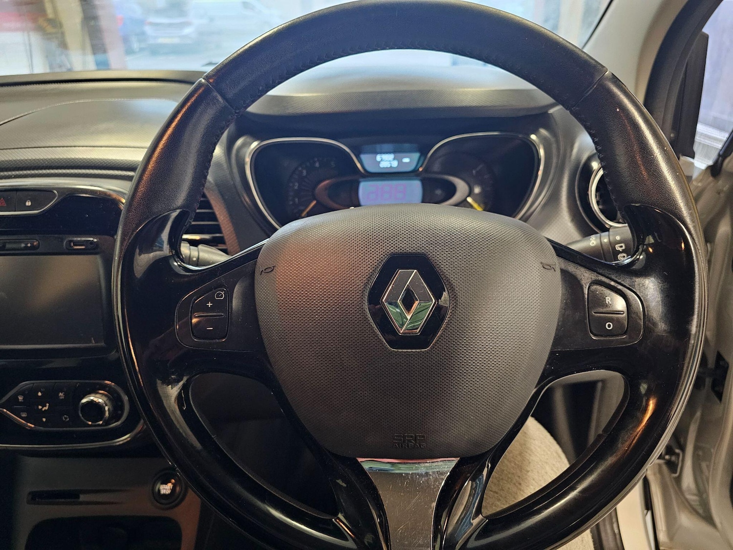 Used Renault Captur for sale - 77291968: Photo 49