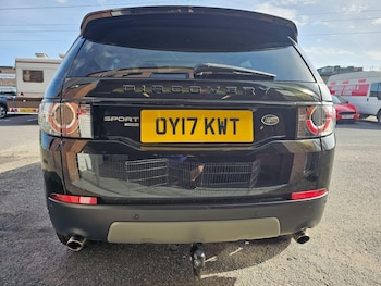 Used Land Rover Discovery Sport 2017 for sale - 76012090: Photo