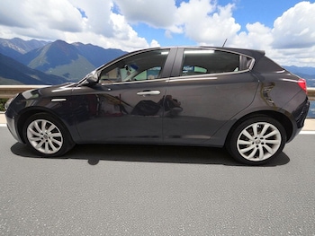 Used Alfa Romeo Giulietta 2016 for sale - 76645333: Photo