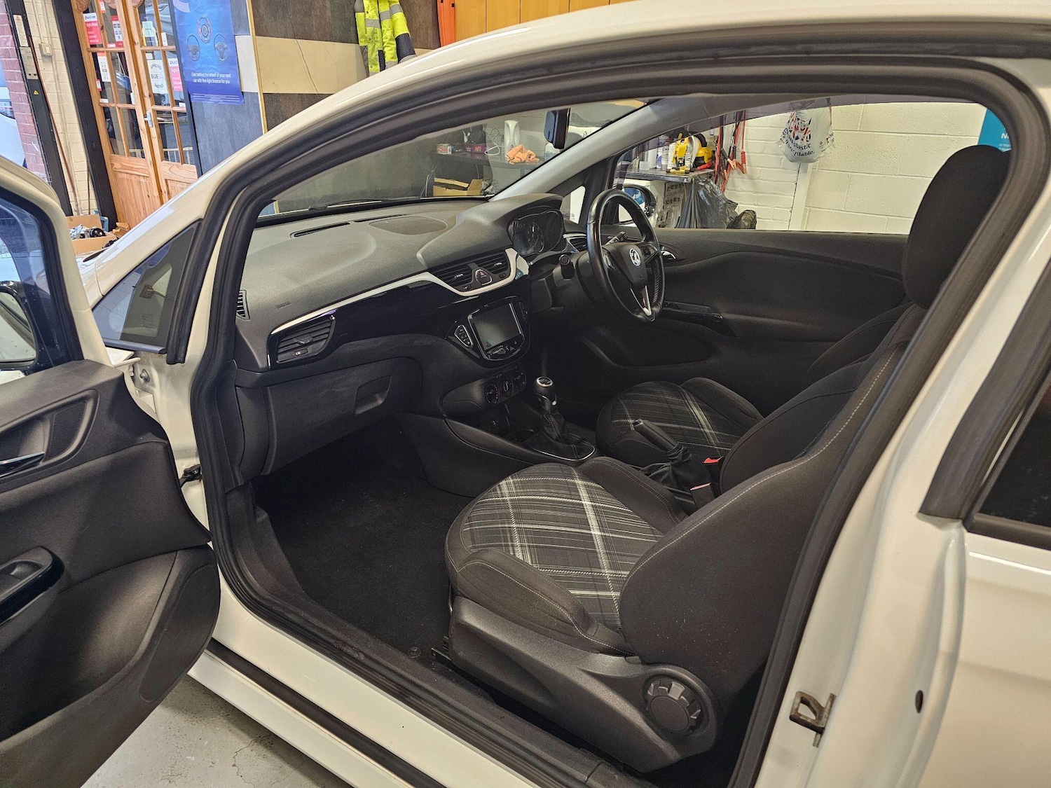 Used Vauxhall Corsa 2015 for sale - 77143671: Photo 28