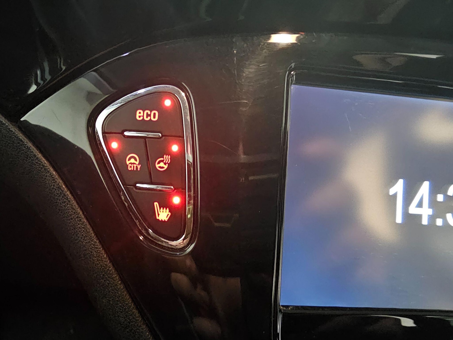 Used Vauxhall Corsa 2015 for sale - 77143671: Photo 35