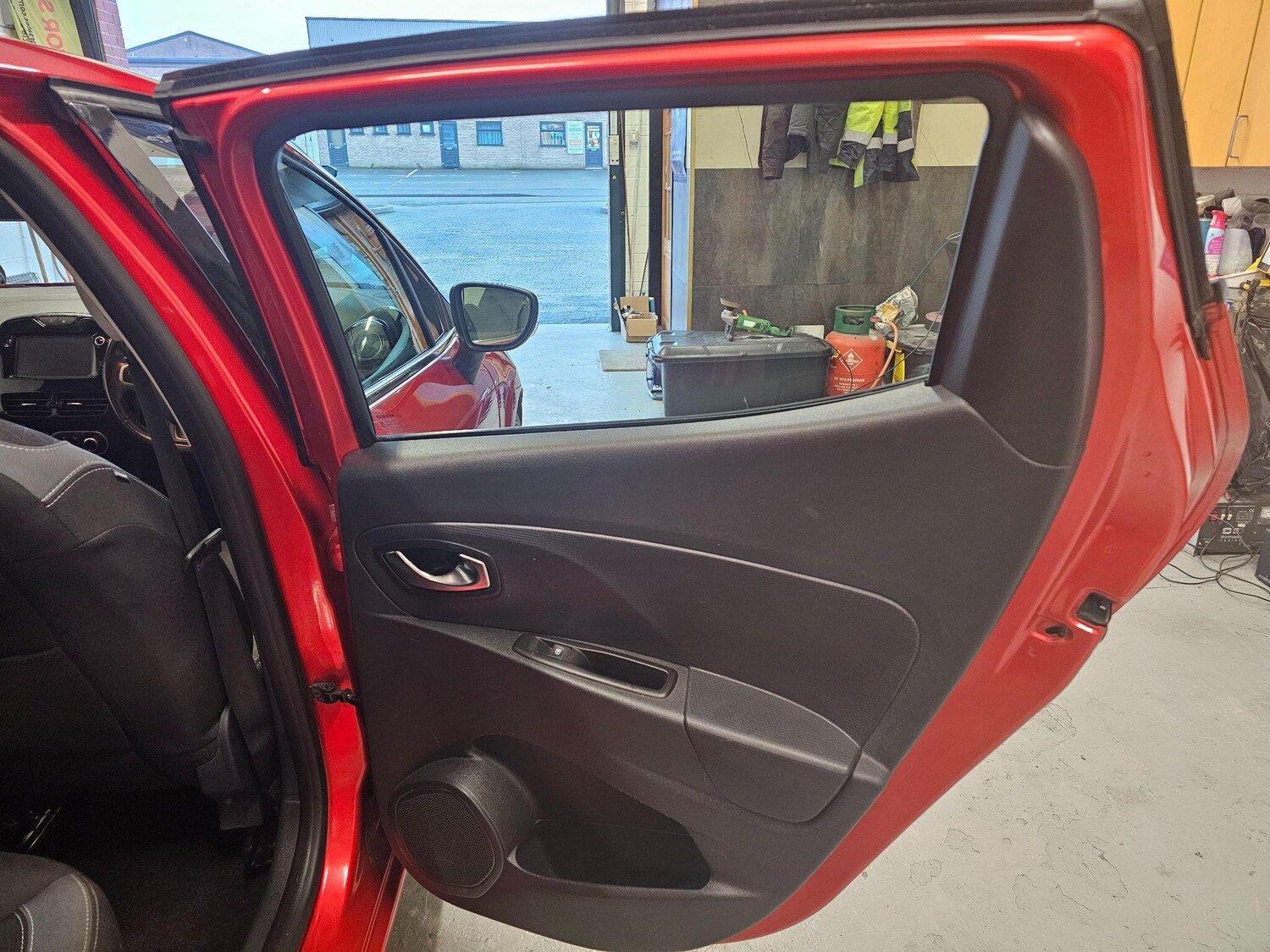 Used Renault Clio 2016 for sale - 77479234: Photo 27