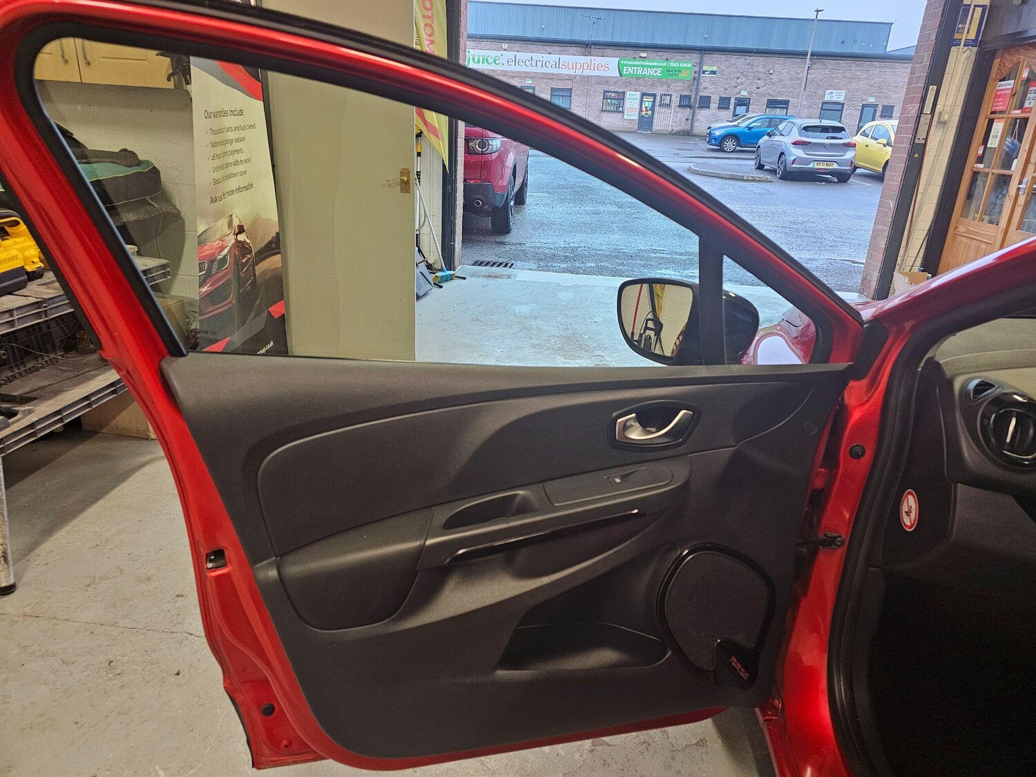 Used Renault Clio 2016 for sale - 77479234: Photo 29