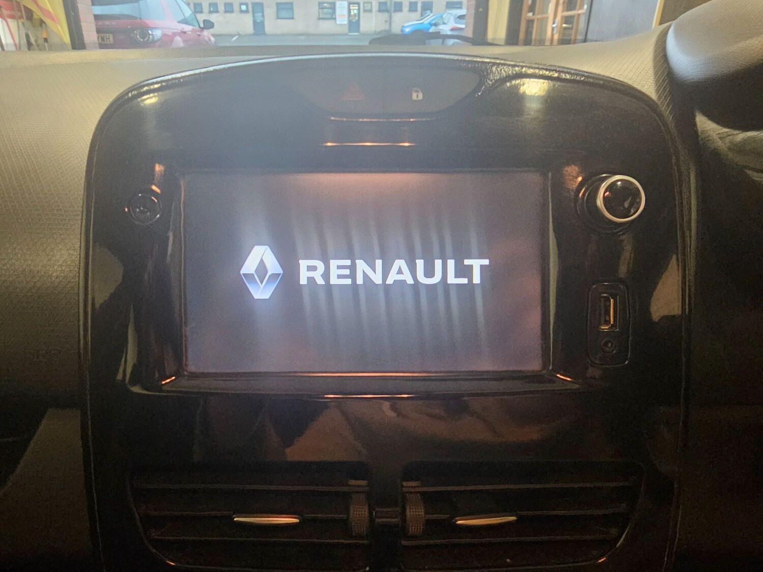 Used Renault Clio 2016 for sale - 77479234: Photo 35