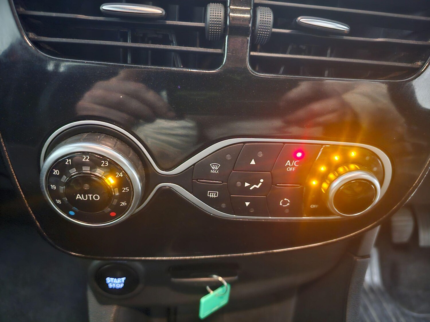 Used Renault Clio 2016 for sale - 77479234: Photo 52