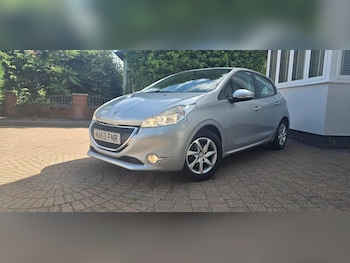 Used Peugeot 208 2013 for sale - 78914413: Photo