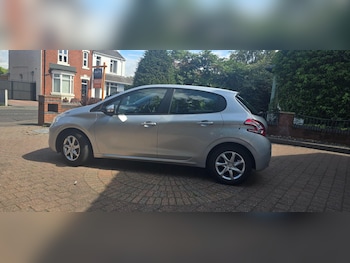 Used Peugeot 208 2013 for sale - 78914413: Photo