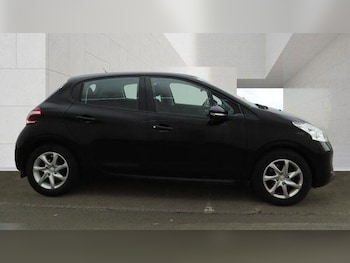 Used Peugeot 208 2013 for sale - 79201784: Photo