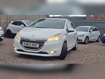 Used Peugeot 208 2013 for sale - 78866396: Photo