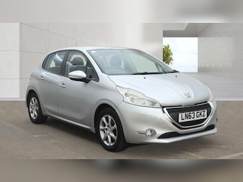 Used Peugeot 208 2013 for sale - 79201899: Photo