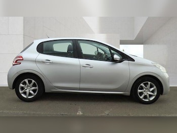 Used Peugeot 208 2013 for sale - 79201899: Photo