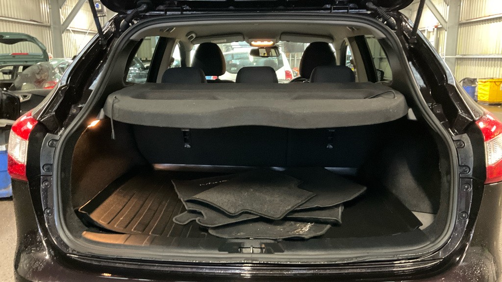 Used Nissan Qashqai 2016 for sale - 77385318: Photo 9