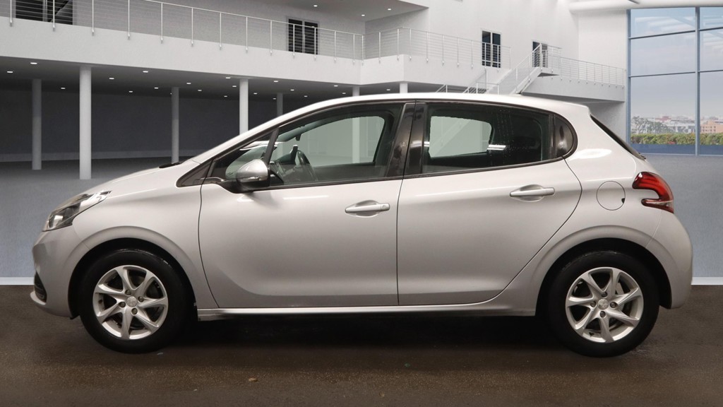 Used Peugeot 208 2016 for sale - 77220538: Photo 6