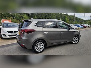 Used Kia Carens 2017 for sale - 79255083: Photo