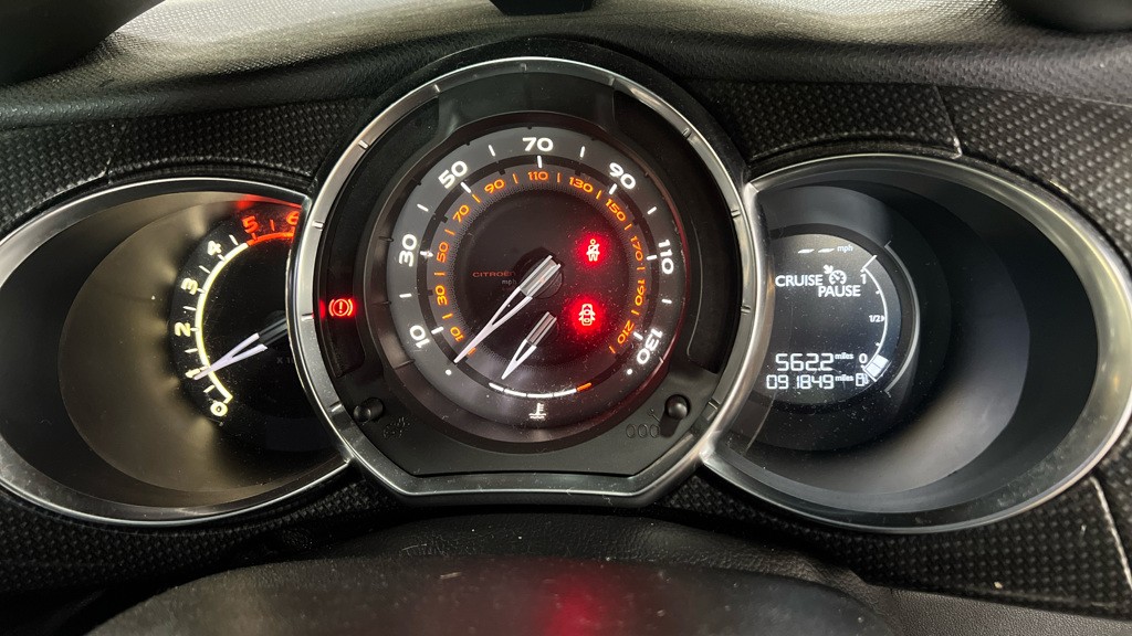 Used Citroen DS3 2015 for sale - 76896960: Photo 10