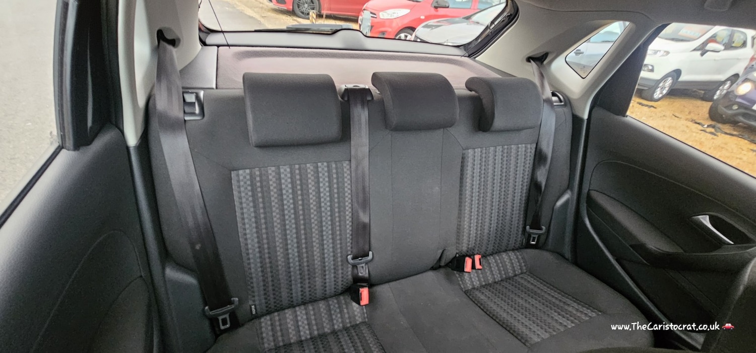 Used Volkswagen Polo 2015 for sale - 77906475: Photo 12