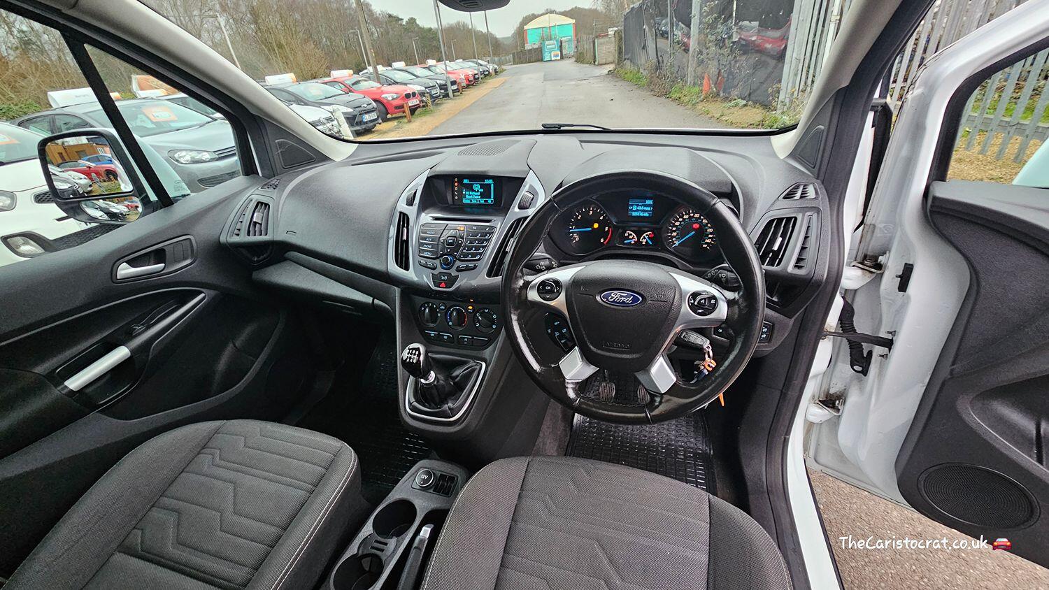 Used Ford Grand Tourneo Connect 2017 for sale - 76793800: Photo 10