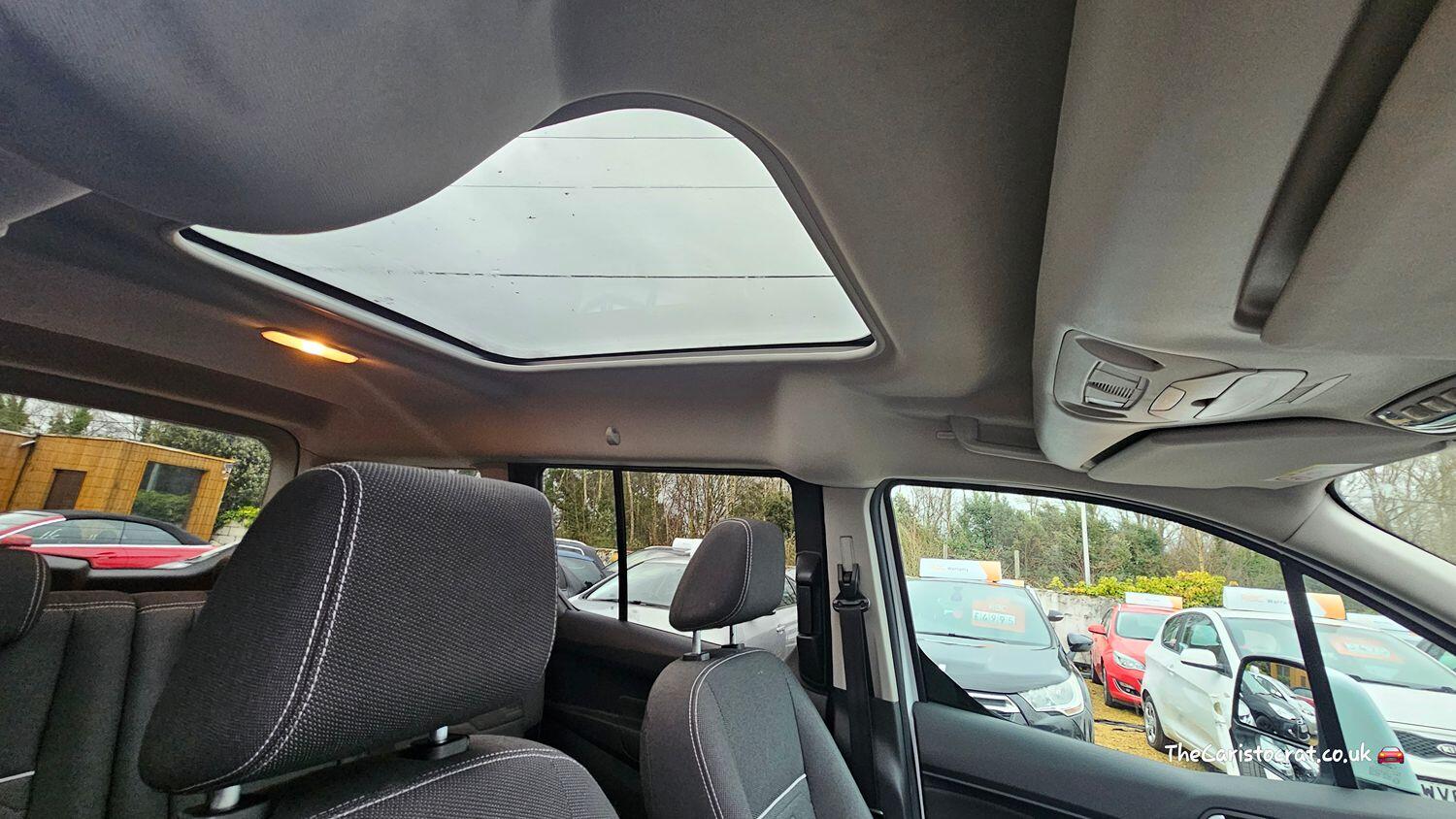 Used Ford Grand Tourneo Connect 2017 for sale - 76793800: Photo 12