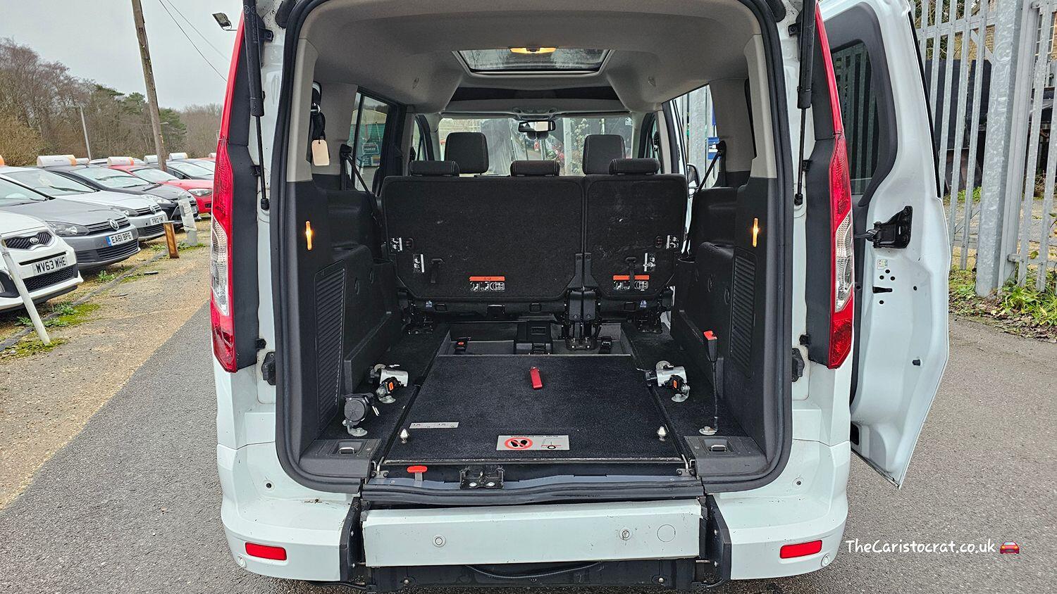 Used Ford Grand Tourneo Connect 2017 for sale - 76793800: Photo 18